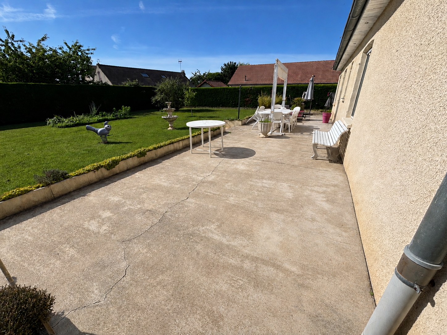 Terrasse en béton après nettoyage
